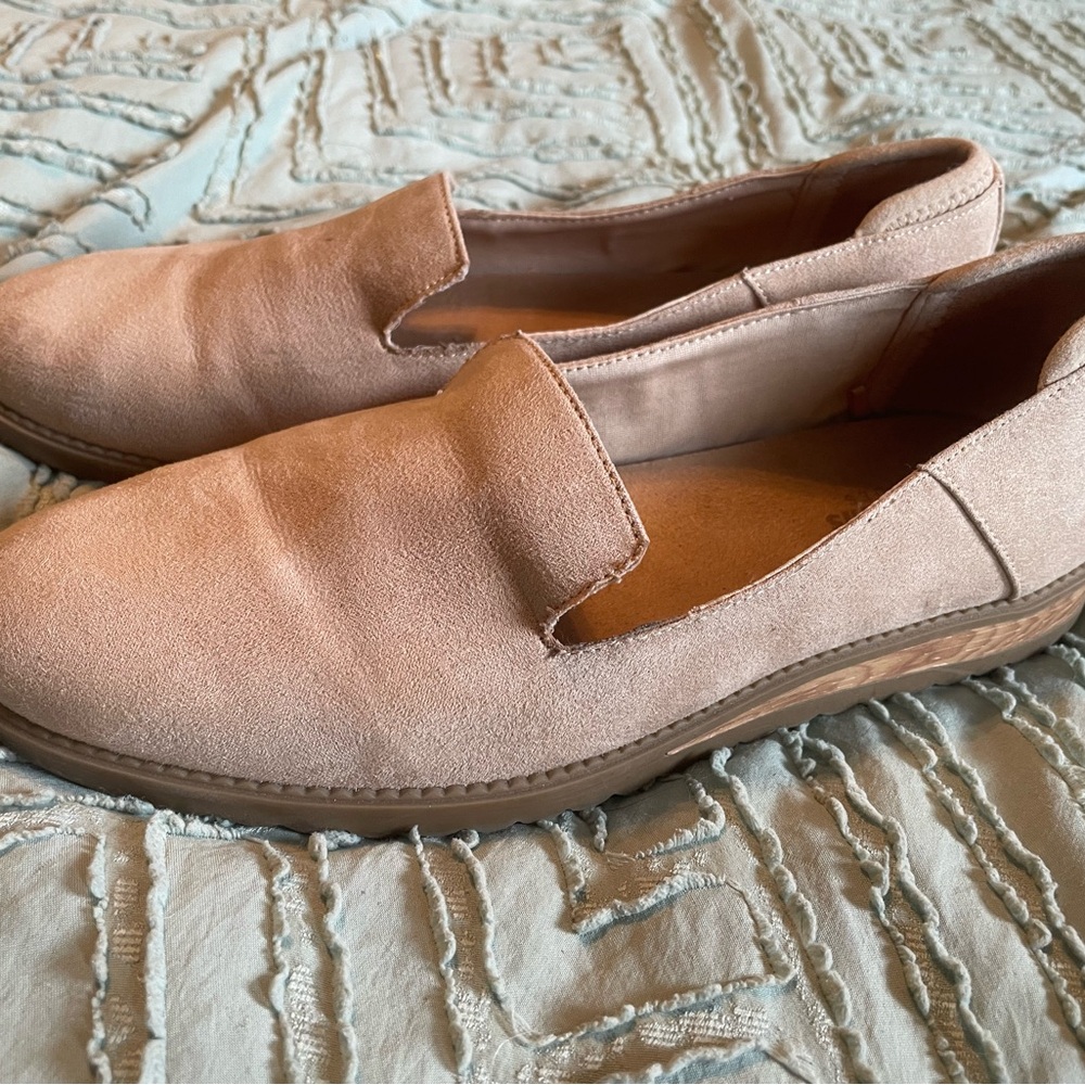 Dr. Scholl's beige Jet set slip on Loafers